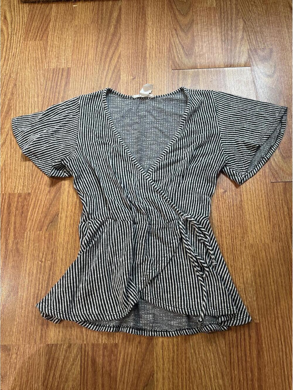 Women's Top | Short Sleeve Blouse | Caution to the Wind | Size Medium |